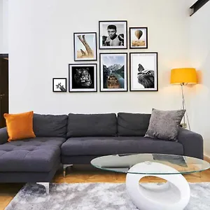 2bed Nyc Style In Apartment