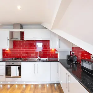 Modern City Centre Flat With Free Parking Apartment
